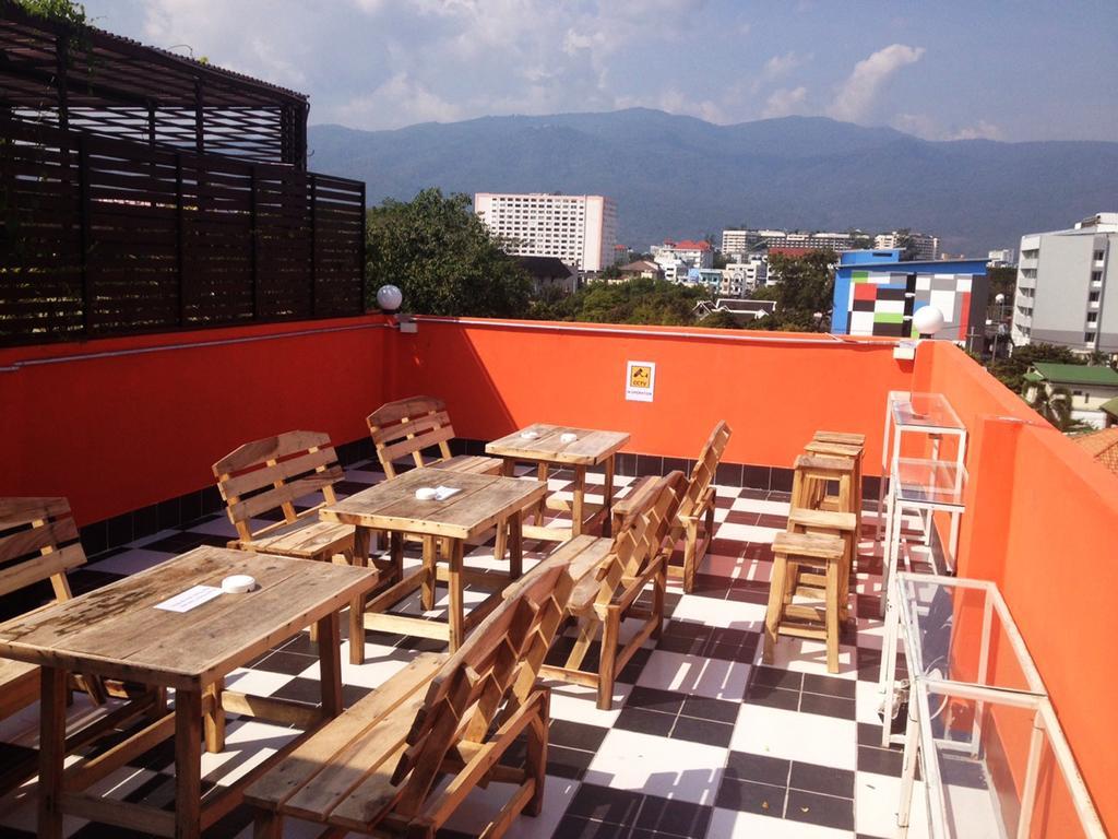 Safe And Sound Hostel Chiang Mai Buitenkant foto