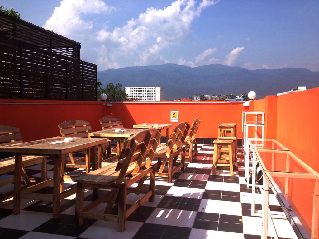 Safe And Sound Hostel Chiang Mai Buitenkant foto