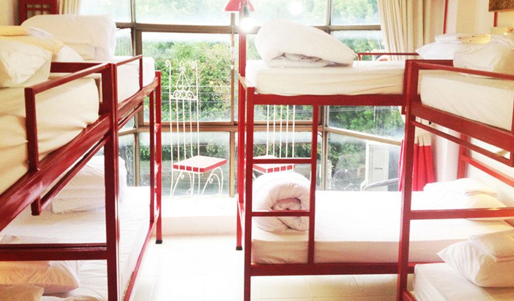 Safe And Sound Hostel Chiang Mai Buitenkant foto