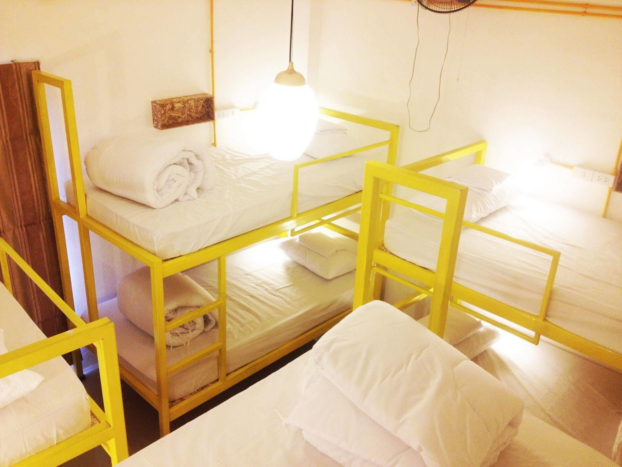 Safe And Sound Hostel Chiang Mai Buitenkant foto